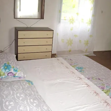 Charming House In Sveti Jakov, Mountain View Ferienhaus *