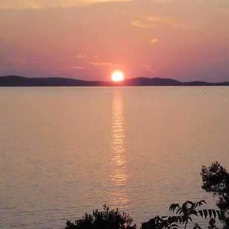 Dom wakacyjny Charming House In Sveti Jakov, Mountain View *