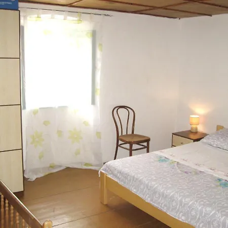 Charming House In Sveti Jakov, Mountain View *