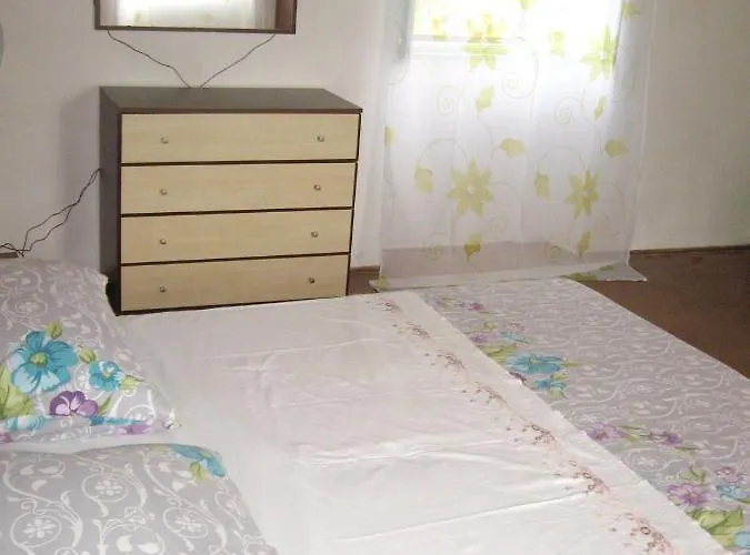 Charming House In Sveti Jakov, Mountain View Prázdninový dům *