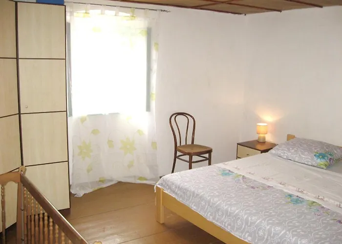 Charming House In Sveti Jakov, Mountain View *