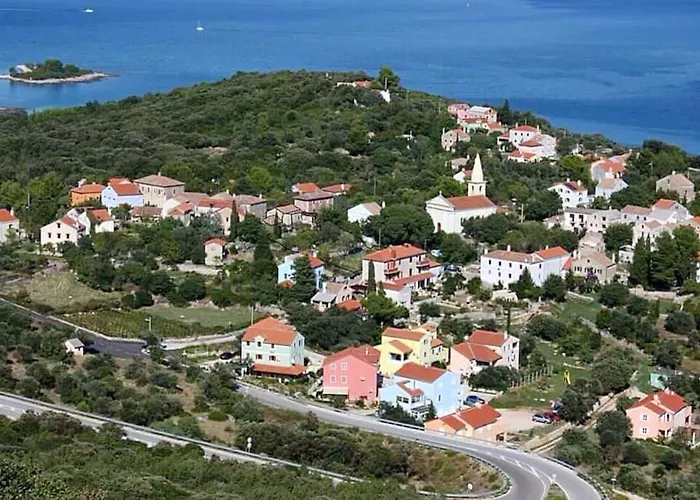 Charming House In Sveti Jakov, Mountain View *