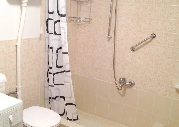 Charming House In Sveti Jakov, Mountain View Case de vacanță Sveti Jakov